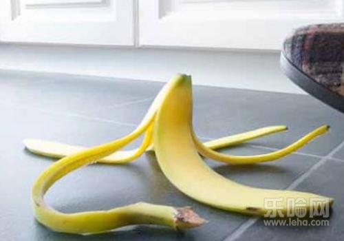 香蕉皮煮冰糖水的功效,香蕉皮冰糖煮水的功效