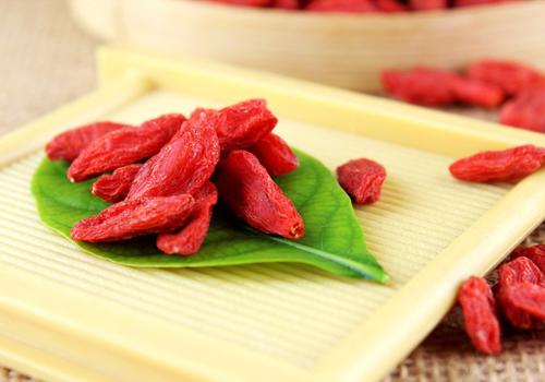 枸杞泡水一次放多少粒