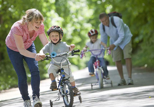 宝宝几岁可以骑自行车 两岁宝宝可以骑自行车