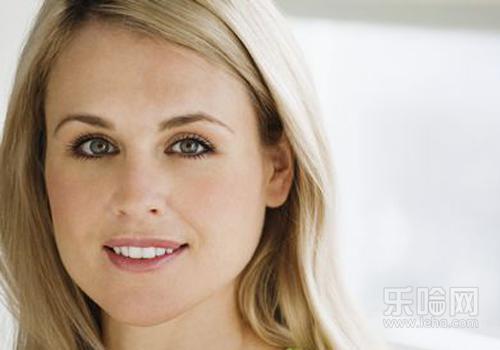 用素颜霜前打隔离霜吗,用素颜霜之前要用隔离