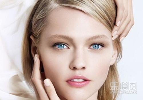 素颜霜和防晒霜的顺序,防晒霜和素颜霜的使用