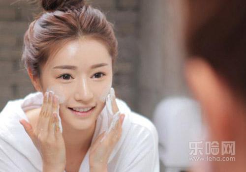 牛奶洗脸用什么牛奶,用什么牛奶洗脸好,洗脸用