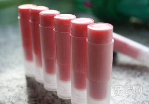 润唇膏怎么做,润唇膏的制作方法,润唇膏的做法