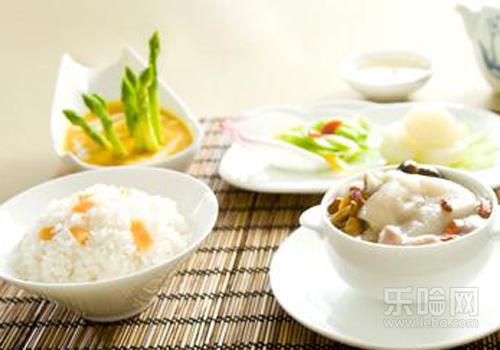 宝宝母乳过敏怎么办,宝宝吃母乳过敏怎么办-乐