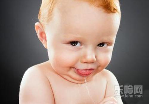 三个月宝宝流口水怎么回事,宝宝三个月怎么流