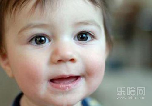 三个月宝宝流口水怎么回事,宝宝三个月怎么流