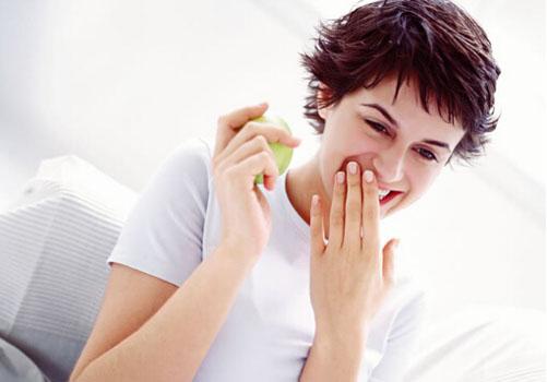 牙龈萎缩怎么办 如何预防牙龈萎缩