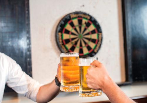 喝酒后皮肤出现红斑痒 怎么回事怎么办