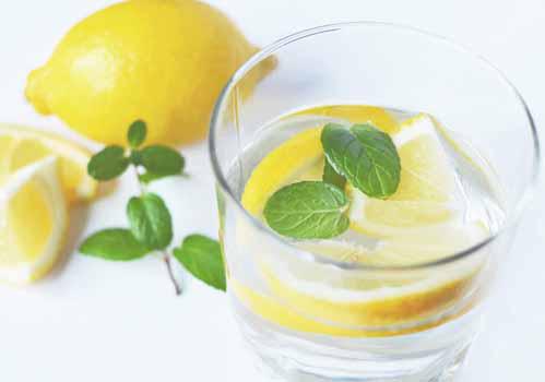 蜂蜜柠檬水哺乳期可以喝吗 有什么好处?要怎么