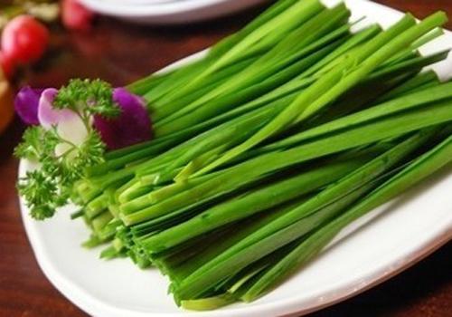 吃韭菜皮肤痒怎么回事