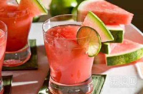 西瓜和什么水果榨汁好喝,西瓜可以和什么一起