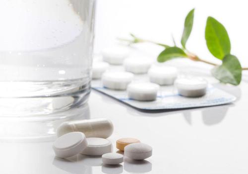 消炎药和退烧药能一起吃吗