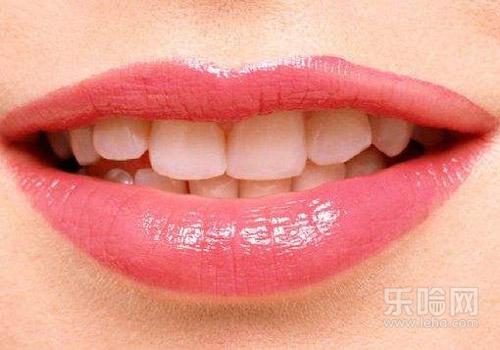 口腔溃疡是上火引起的吗,口腔溃疡是上火了吗