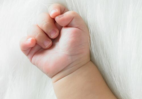 新生儿肚脐可以用双氧水消毒吗