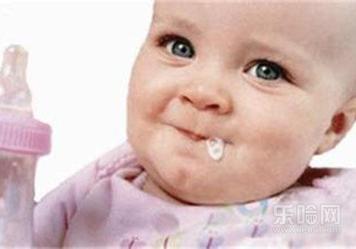 孩子吃什么吐什么是怎么回事,小孩吃什么吐什