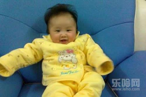 六个月宝宝坐不稳,六个月宝宝坐着老前倾怎么