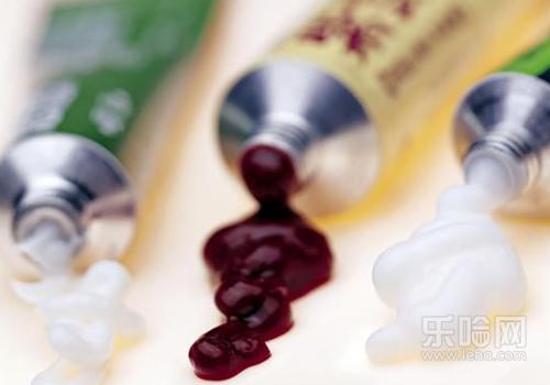 哺乳期有脚气怎么办,喂奶期间有脚气怎么办-乐