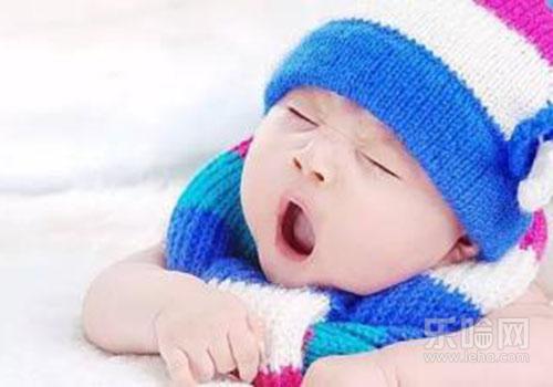 打哈欠流眼泪是怎么回事,打哈欠为什么会流眼