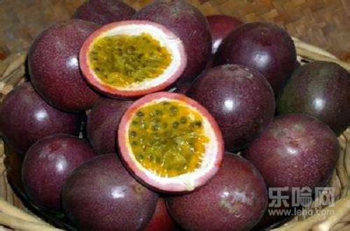 吃百香果要吐籽吗 百香果籽不嚼能消化吗-乐哈