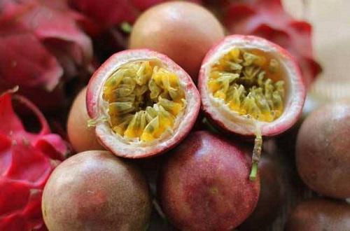 吃百香果要吐籽吗 百香果籽不嚼能消化吗-乐哈