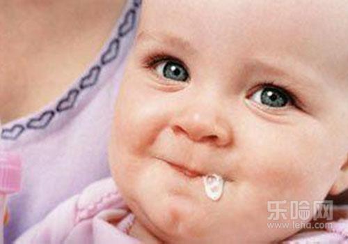 新生儿干呕是什么原因,新生儿咳嗽干呕怎么办