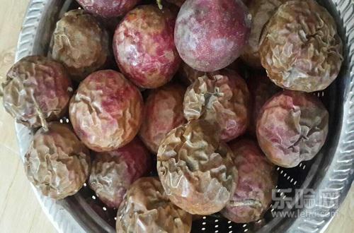 百香果的皮有什么作用,百香果皮皱了还能吃吗