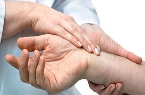 手臂麻木按摩穴位