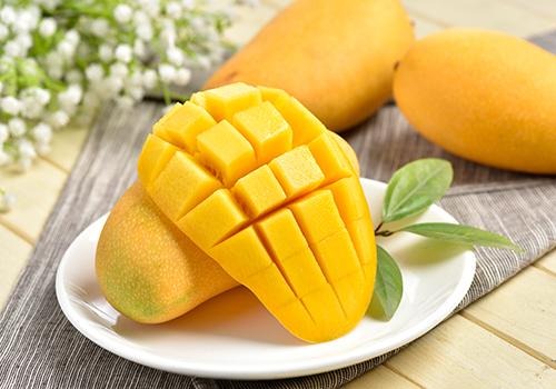 芒果跟什么不能一起吃,哪些人不适合吃芒果