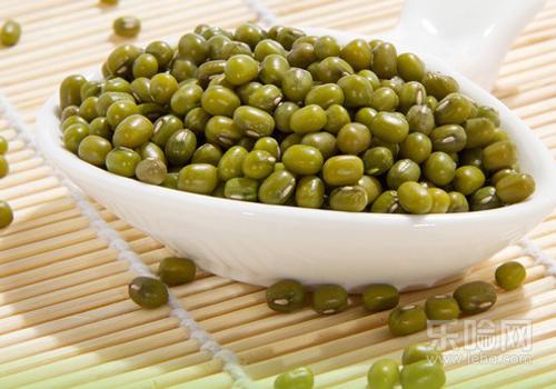 湿疹痒是怎么回事,湿疹痒可以用盐水洗吗-乐哈