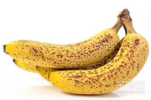 香蕉发黑了还能吃吗,香蕉怎么保存不会黑-乐哈