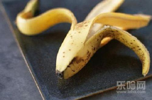香蕉发黑了还能吃吗,香蕉怎么保存不会黑-乐哈