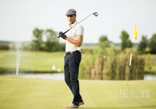 打喷嚏有臭味是什么原因,打喷嚏臭怎么办-乐哈