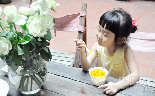 芒果可以和酸奶一起吃吗,芒果和酸奶能一起吃