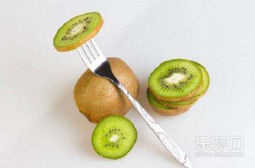 吃猕猴桃可以美白吗,吃猕猴桃皮肤会变白吗-乐