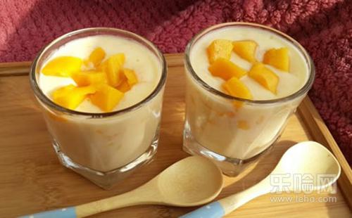 芒果可以和酸奶一起吃吗,芒果和酸奶能一起吃