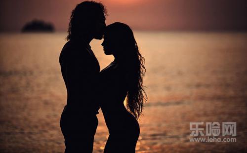 同房后白带有血丝怎么回事,性生活后白带里有