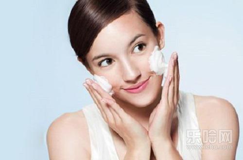 洗面奶弱酸性好还是弱碱性好,洗面奶用酸性还