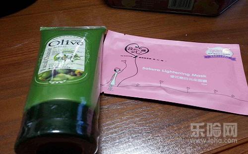 什么洗面奶补水保湿效果好,皮肤干用什么洗面