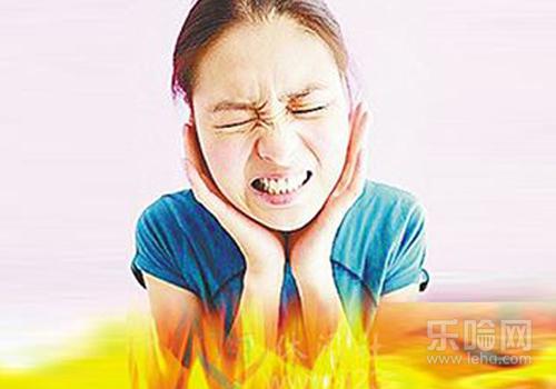 舌头发白有红点是怎么回事,舌上起红色的疙瘩