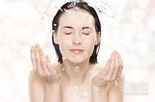 白醋和盐水放一起真的可以美白吗,白醋加盐加