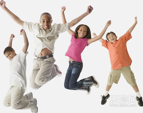 小孩比同龄人矮怎么办,孩子比同龄人矮很多怎