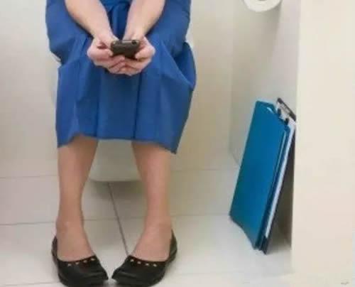 治疗,大便是黑色的怎么办,大便黑色如何调理-乐