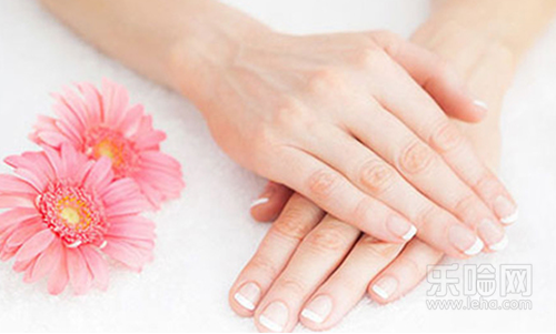指甲凹陷怎么办,手指甲上有凹陷怎么办-乐哈健