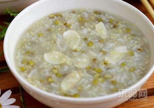 上火小便黄怎么办,上火尿黄怎么办-乐哈健康网