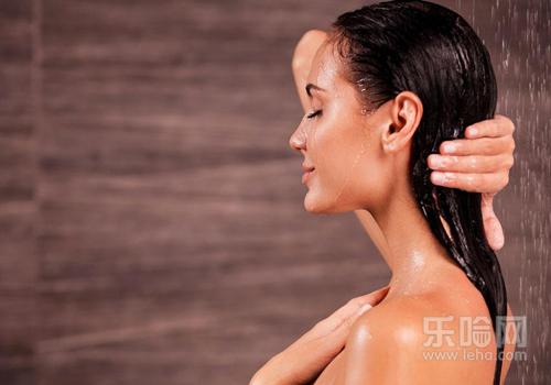 剖腹产后洗澡刀口怎么办,剖腹产洗澡时伤口怎