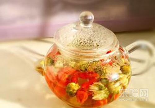 菊花玫瑰花枸杞能一起泡吗,菊花枸杞玫瑰花可