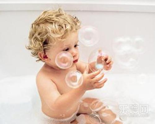 宝宝皮肤过敏会发烧吗,皮肤过敏的宝宝会发烧