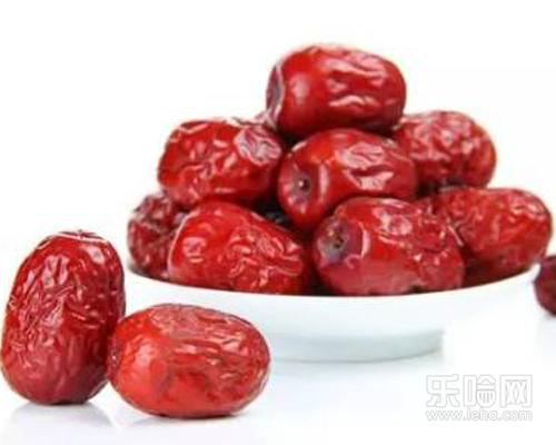 宝宝皮肤过敏吃什么,宝宝皮肤过敏可以吃什么