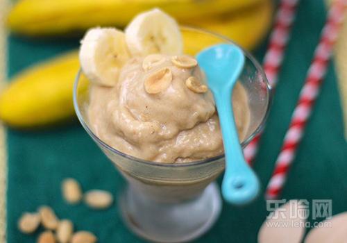 几个月可以吃水果泥,宝宝多大可以吃水果泥-乐