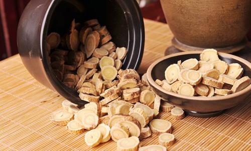 黄芪泡水喝能降血糖吗